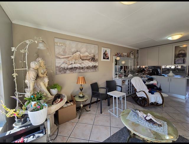 3 BEDROOM SECTIONAL TITLE FOR SALE IN SOUTH CREST
